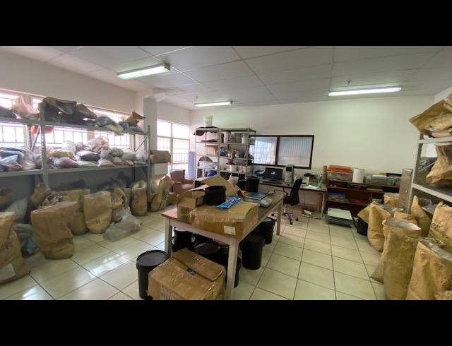 1,310M² WAREHOUSE TO LET IN WESTMEAD